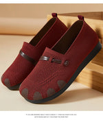 2025 Slip-On Casual Shoes for Women Soft Sole Spring New Style Walking Flats Ladies Leisure Comfortable Shoes Mom Sneakers